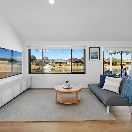Deja Bleu - Great Family Home With Jetty Port Macquarie Exterior photo